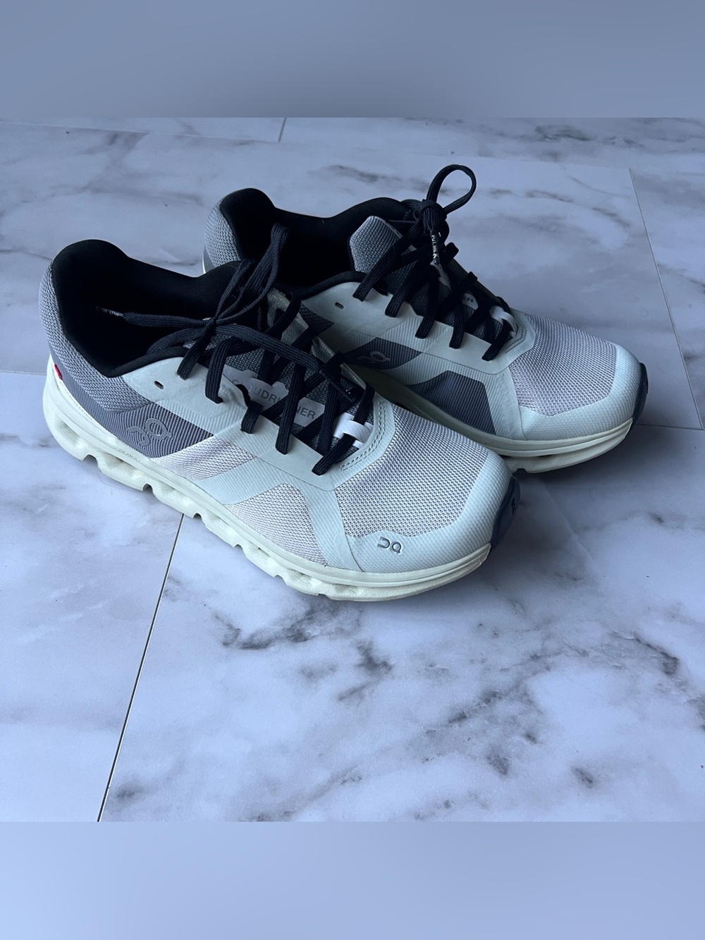 On Running Women’s Cloud Runner Running Shoes in Frost Aloe. Size 8